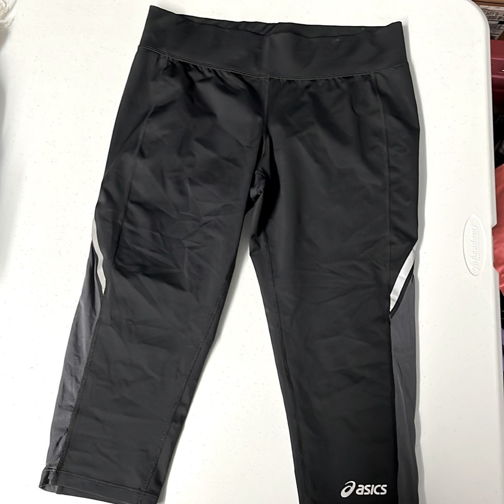 ASICS black crop bottom work out spandex